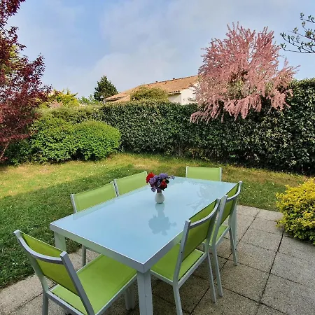 בית נופש Petite Maison Dans Avec Piscine Proche Et Centre A Pied *