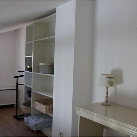 Petite Maison Dans Avec Piscine Proche Et Centre A Pied בית נופש פורניק